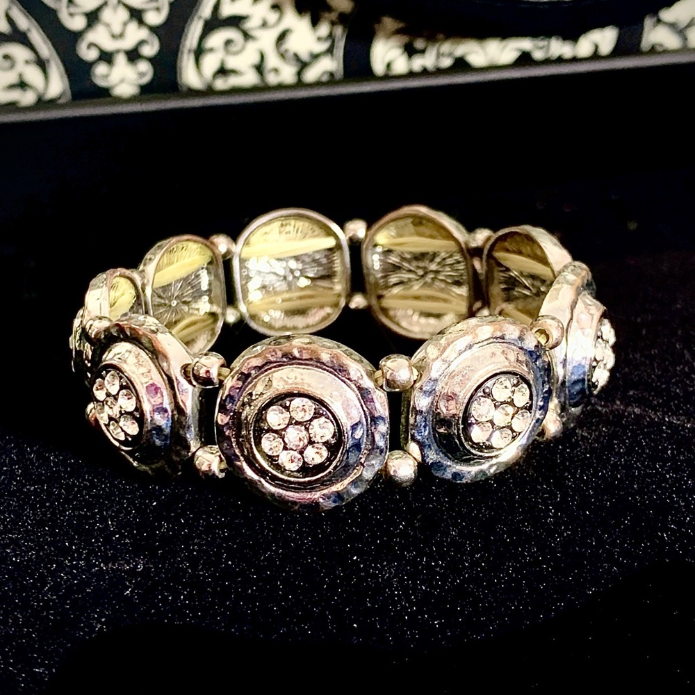 Sparkly stretch bracelet